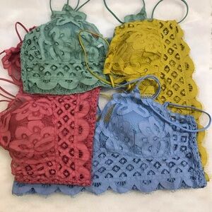 Zenana Outfitters bralettes 3X 
(4) bundle